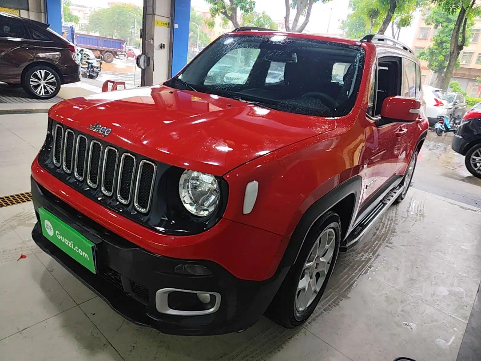 Jeep Renegade 2018 Connected Large Screen Version 180T Automatic High-Energy Edition — миниатюра 1
