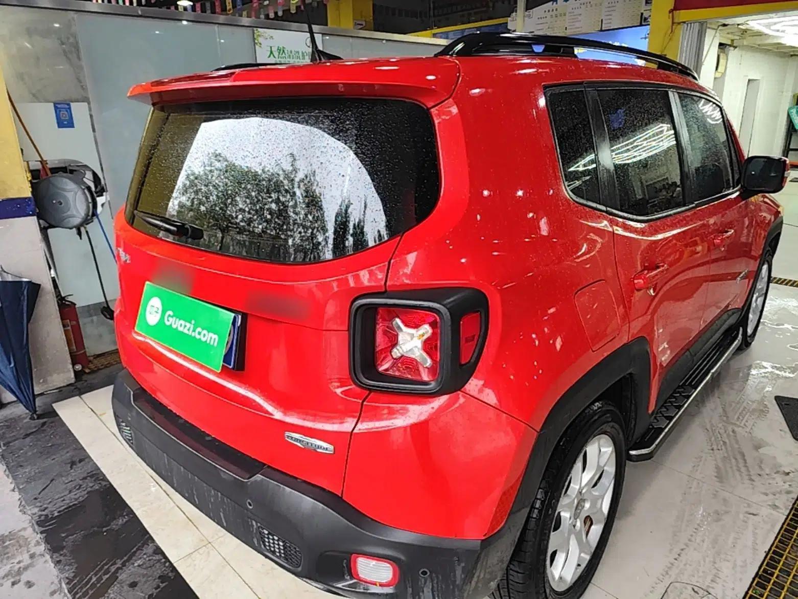 Jeep Renegade 2018 Connected Large Screen Version 180T Automatic High-Energy Edition — миниатюра 6