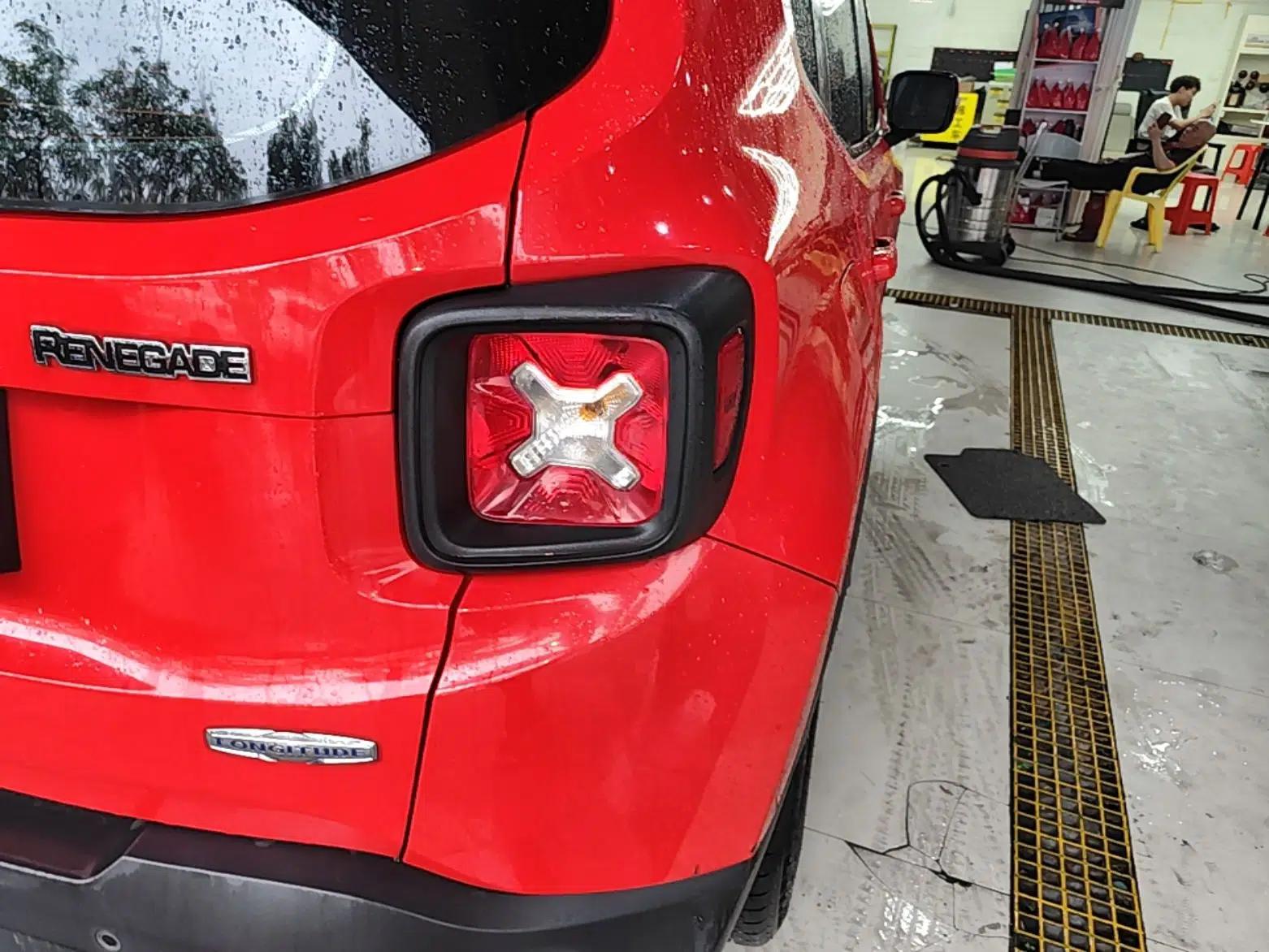 Jeep Renegade 2018 Connected Large Screen Version 180T Automatic High-Energy Edition — миниатюра 7