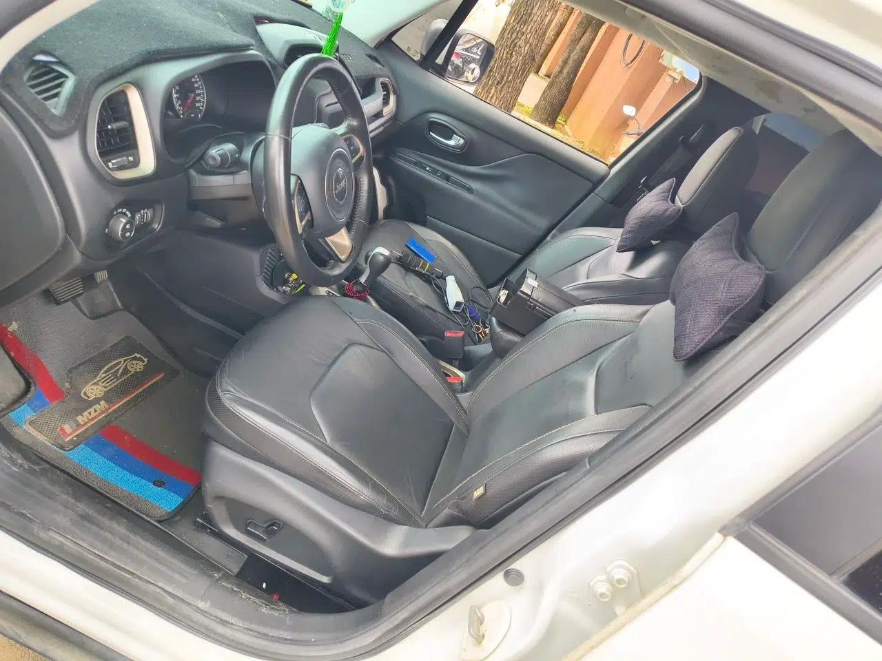 Jeep Renegade 2016 1.4T Automatic Smart Edition — миниатюра 16