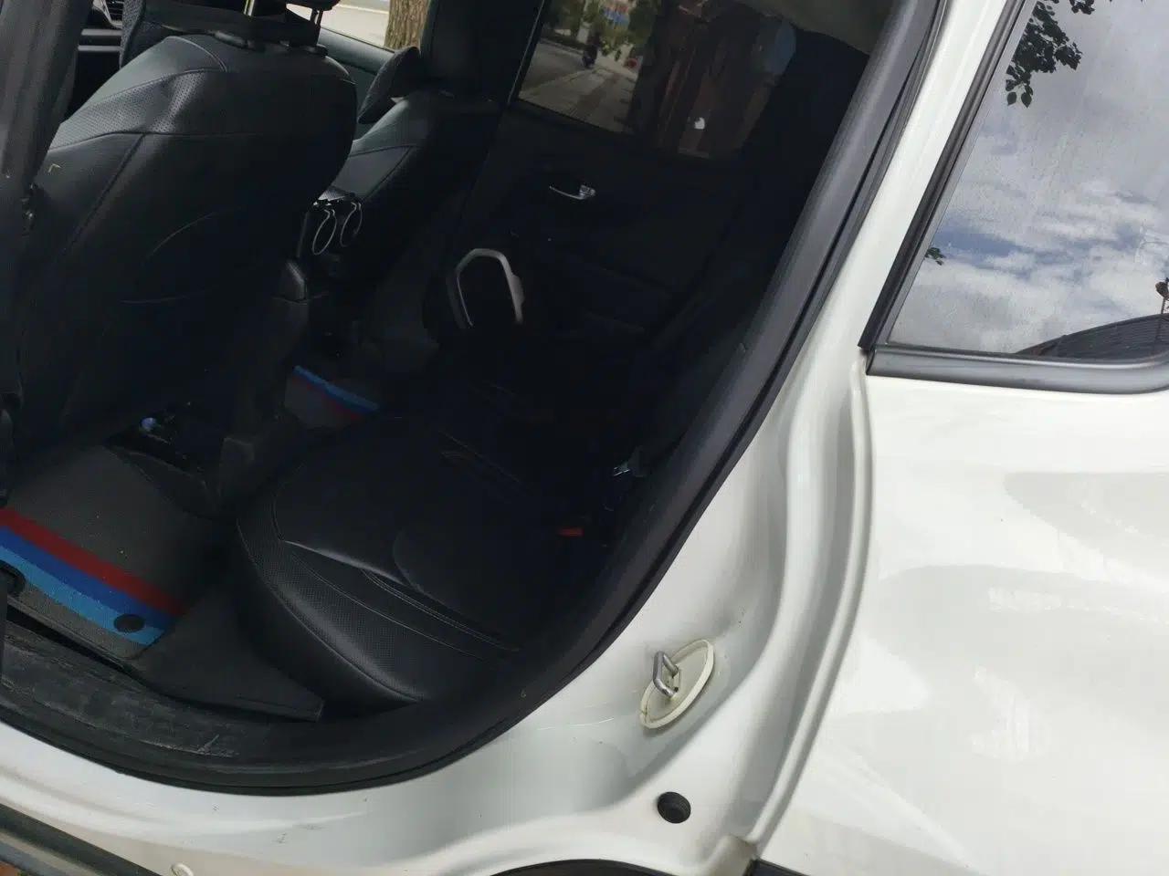 Jeep Renegade 2016 1.4T Automatic Smart Edition — миниатюра 18