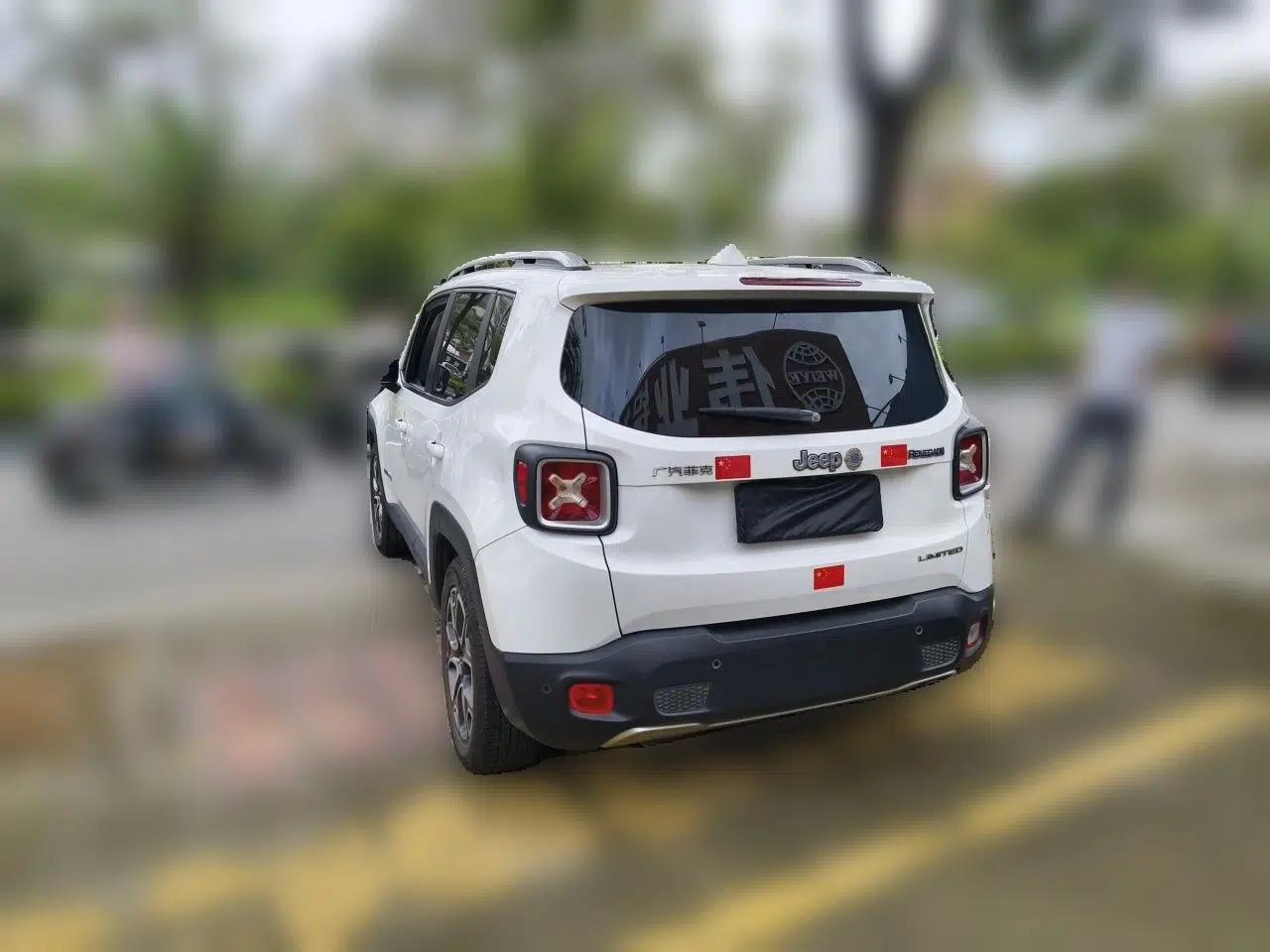 Jeep Renegade 2016 1.4T Automatic Smart Edition — миниатюра 4