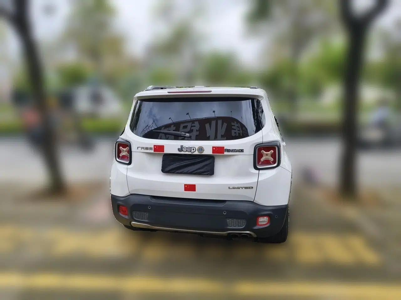 Jeep Renegade 2016 1.4T Automatic Smart Edition — миниатюра 5