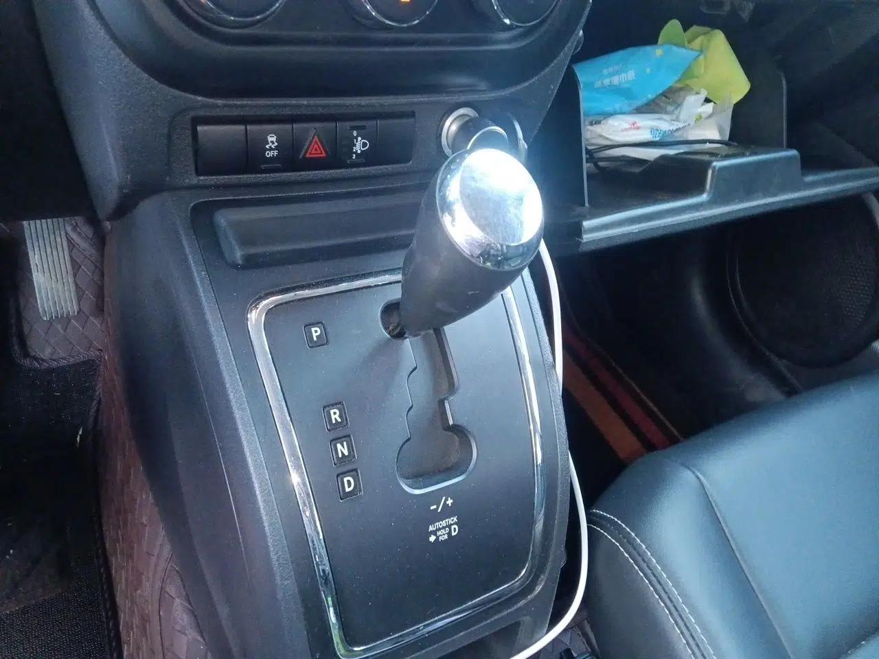 Jeep Patriot 2014 2.0L Sport Enhanced Edition — миниатюра 15