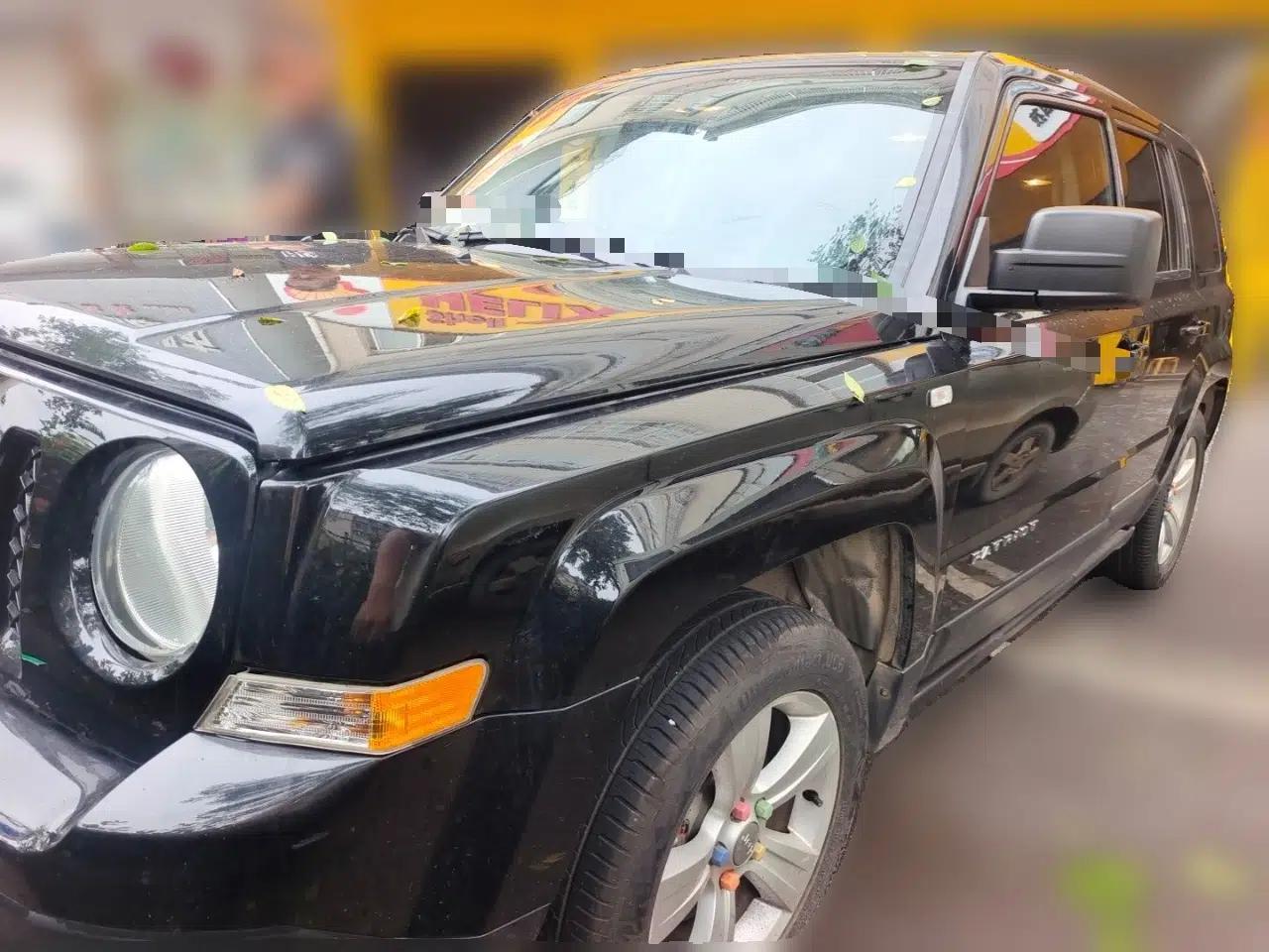 Jeep Patriot 2015 2.0L Sport Edition — миниатюра 1