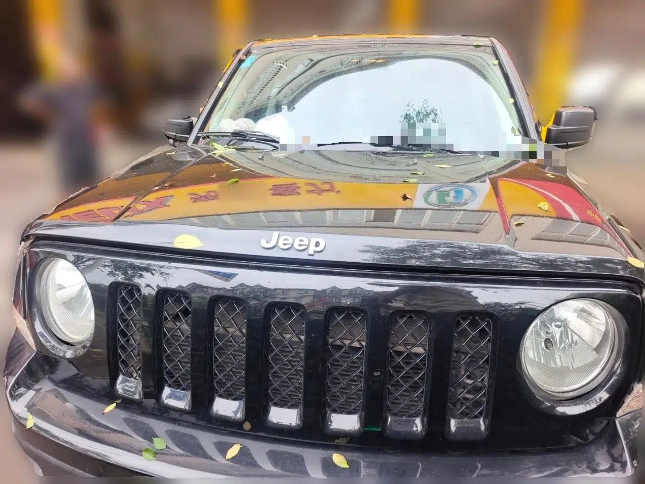 Jeep Patriot 2015 2.0L Sport Edition — миниатюра 2