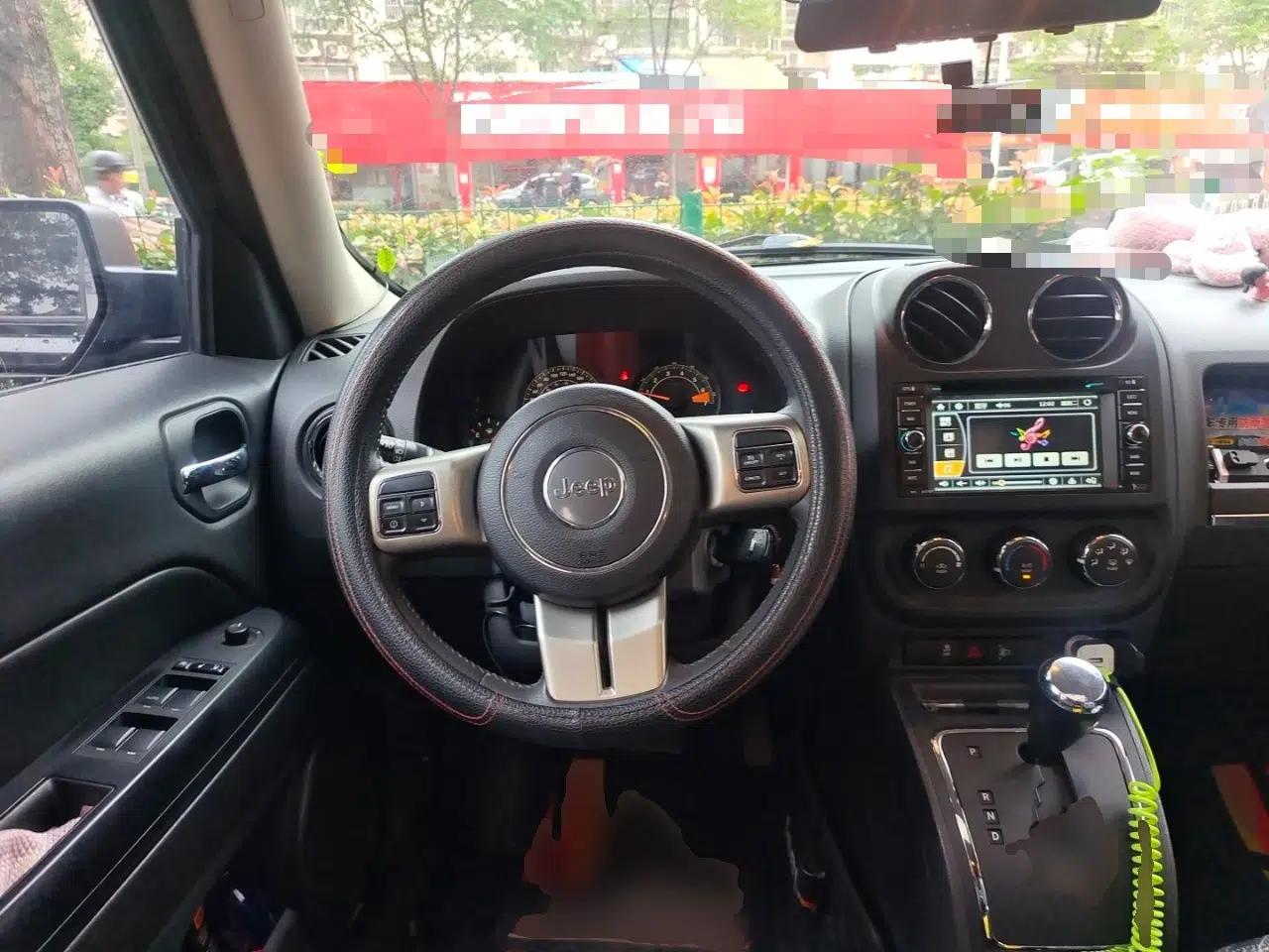 Jeep Patriot 2015 2.0L Sport Edition — миниатюра 11