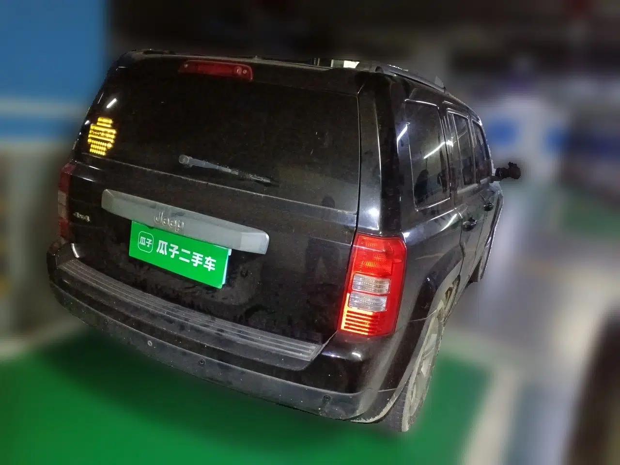 Jeep Patriot 2011 2.4 Classic Edition — миниатюра 6