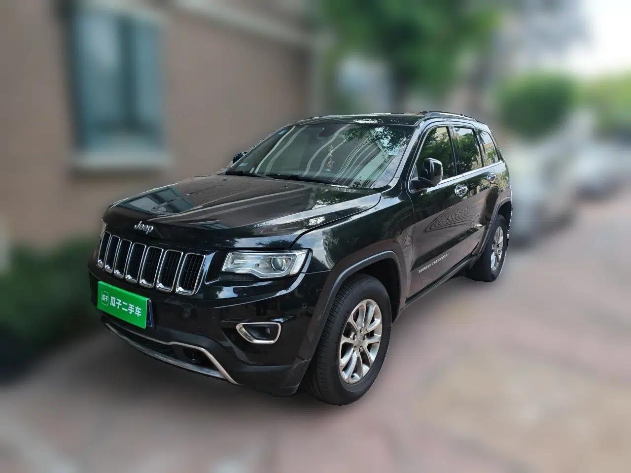 Jeep Grand Cherokee 2014 3.0L Comfort Navigation Edition — миниатюра 1