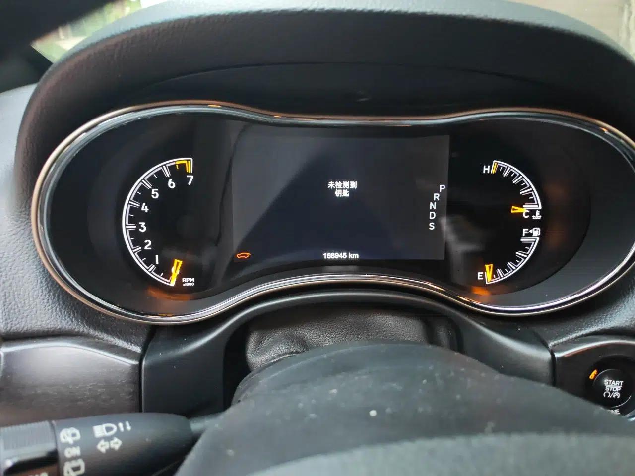Jeep Grand Cherokee 2014 3.0L Comfort Navigation Edition — миниатюра 12