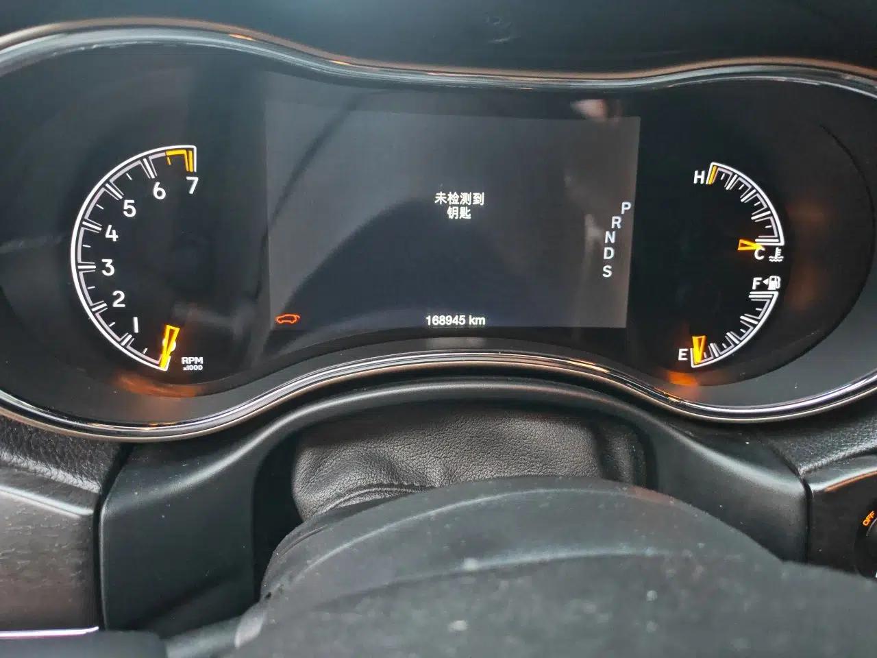 Jeep Grand Cherokee 2014 3.0L Comfort Navigation Edition — миниатюра 13