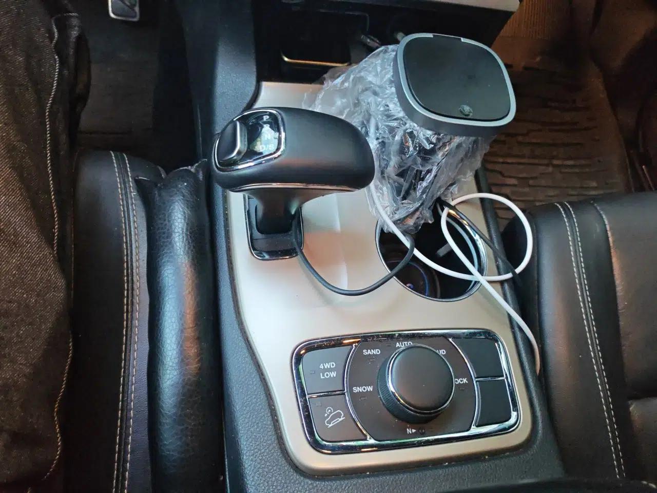 Jeep Grand Cherokee 2014 3.0L Comfort Navigation Edition — миниатюра 15