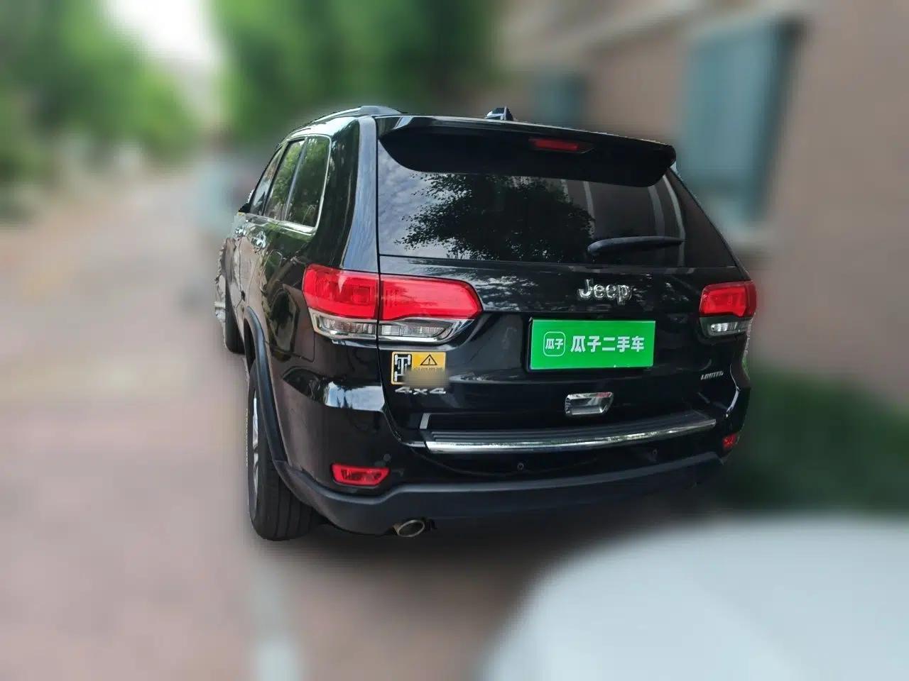 Jeep Grand Cherokee 2014 3.0L Comfort Navigation Edition — миниатюра 5