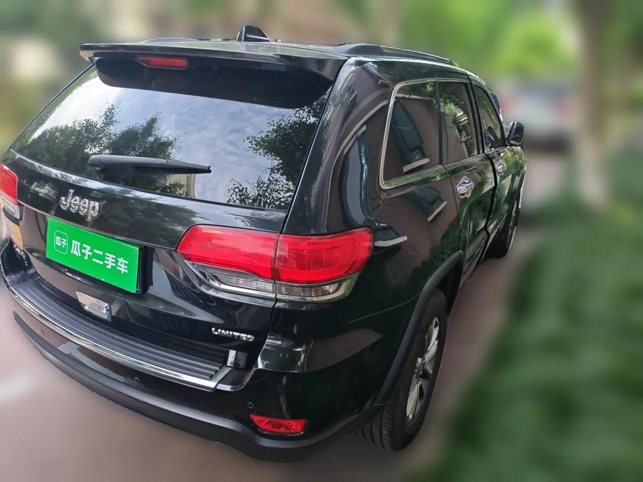 Jeep Grand Cherokee 2014 3.0L Comfort Navigation Edition — миниатюра 6