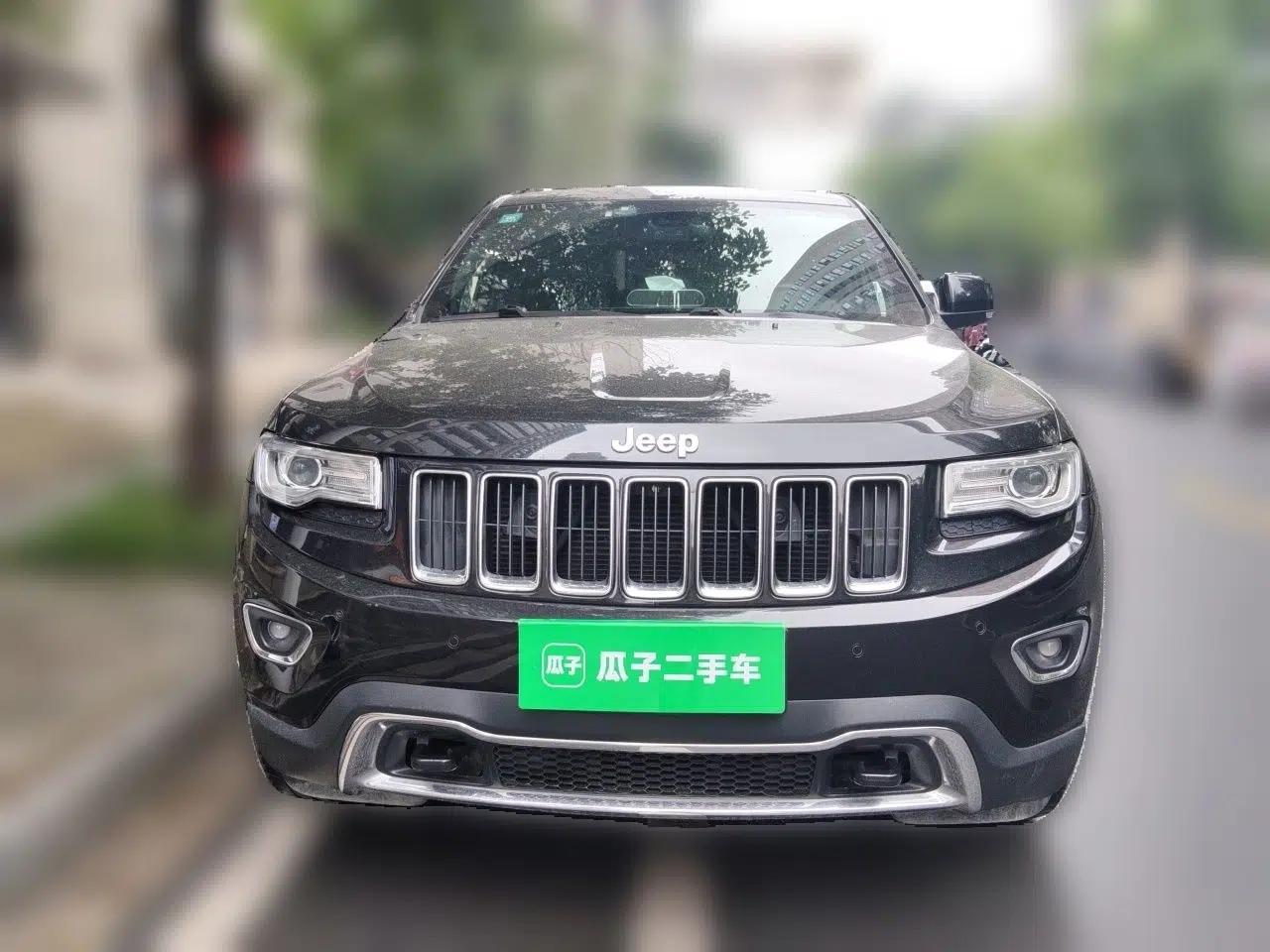 Jeep Grand Cherokee 2016 3.0L Comfort Navigation Edition — миниатюра 2