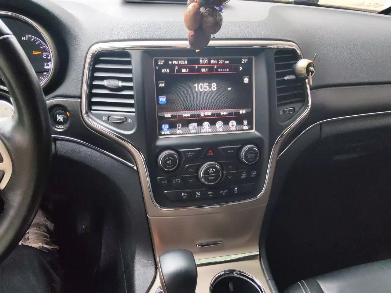 Jeep Grand Cherokee 2016 3.0L Comfort Navigation Edition — миниатюра 14