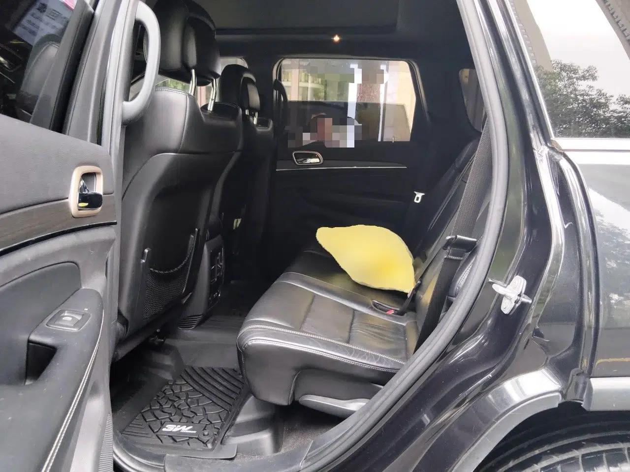 Jeep Grand Cherokee 2016 3.0L Comfort Navigation Edition — миниатюра 18