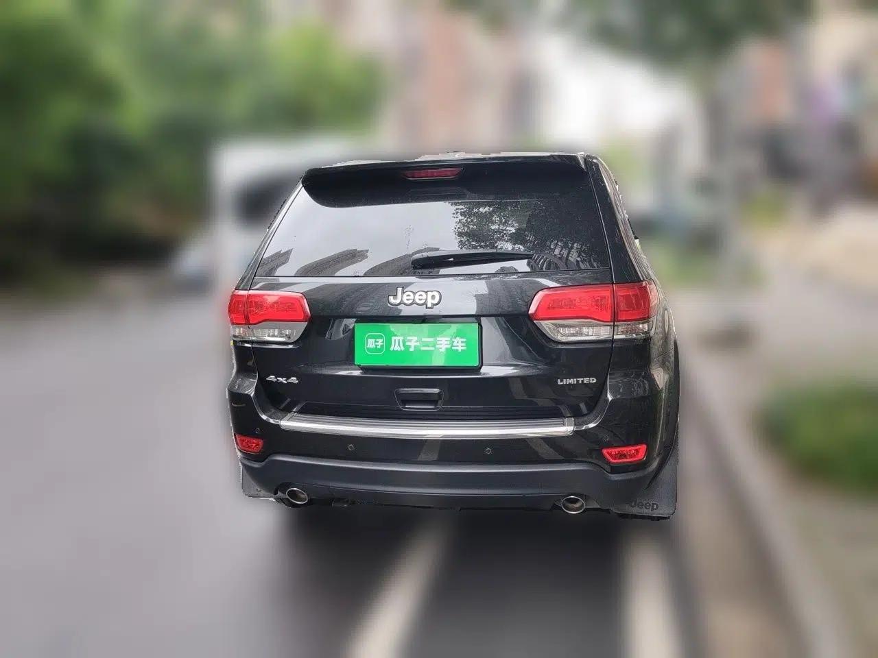 Jeep Grand Cherokee 2016 3.0L Comfort Navigation Edition — миниатюра 5