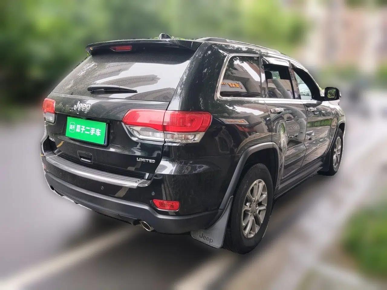 Jeep Grand Cherokee 2016 3.0L Comfort Navigation Edition — миниатюра 6