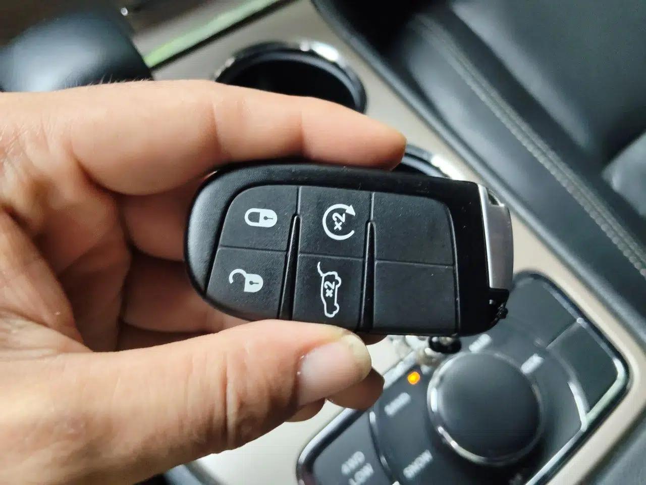 Jeep Grand Cherokee 2016 3.0L Comfort Navigation Edition — миниатюра 9