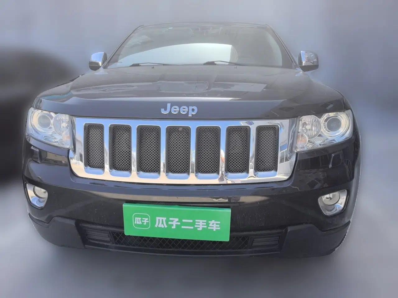 Jeep Grand Cherokee 2011 Revised Version 3.6L Comfort Edition — миниатюра 2