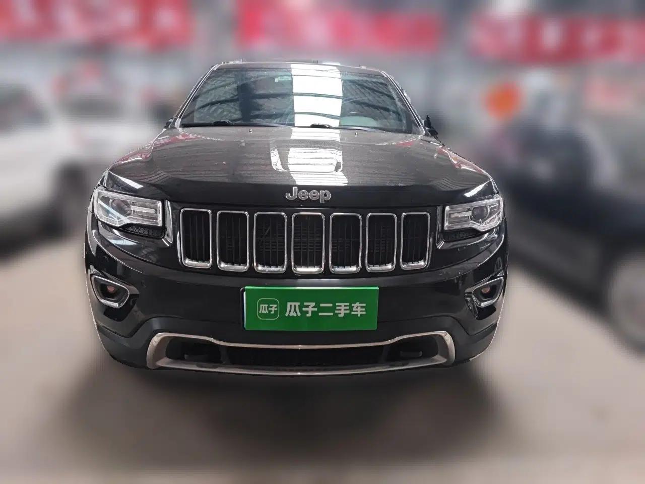 Jeep Grand Cherokee 2015 3.0L Comfort Navigation Edition — миниатюра 2