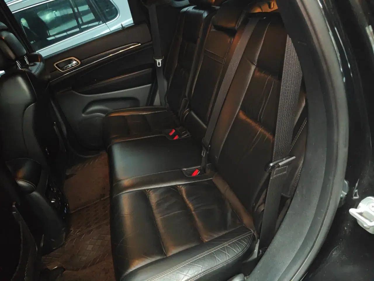 Jeep Grand Cherokee 2015 3.0L Comfort Navigation Edition — миниатюра 18