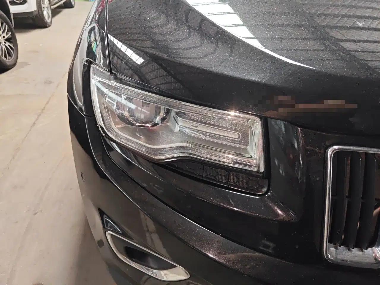 Jeep Grand Cherokee 2015 3.0L Comfort Navigation Edition — миниатюра 7