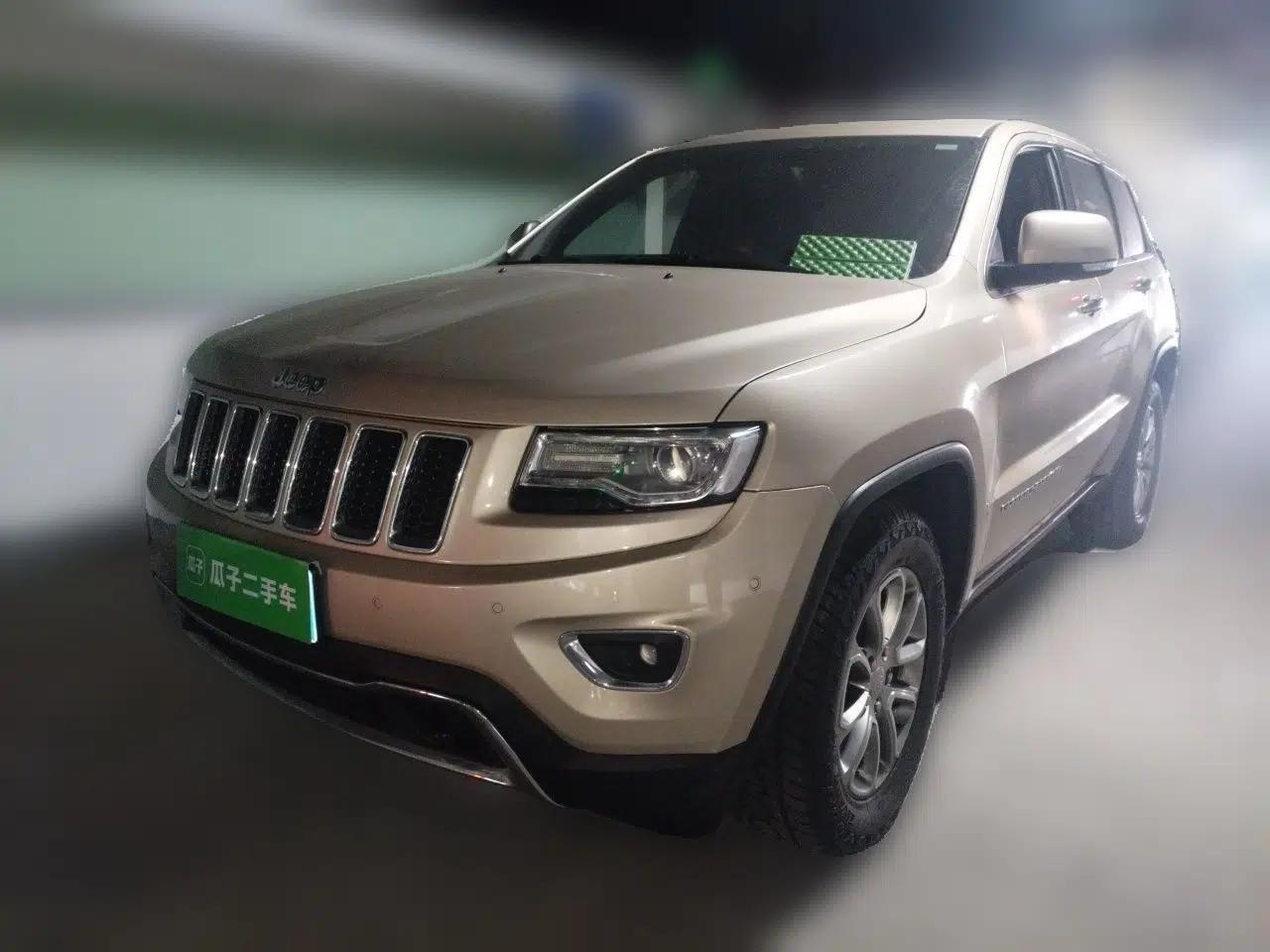 Jeep Grand Cherokee 2014 3.0L Comfort Navigation Edition — миниатюра 1