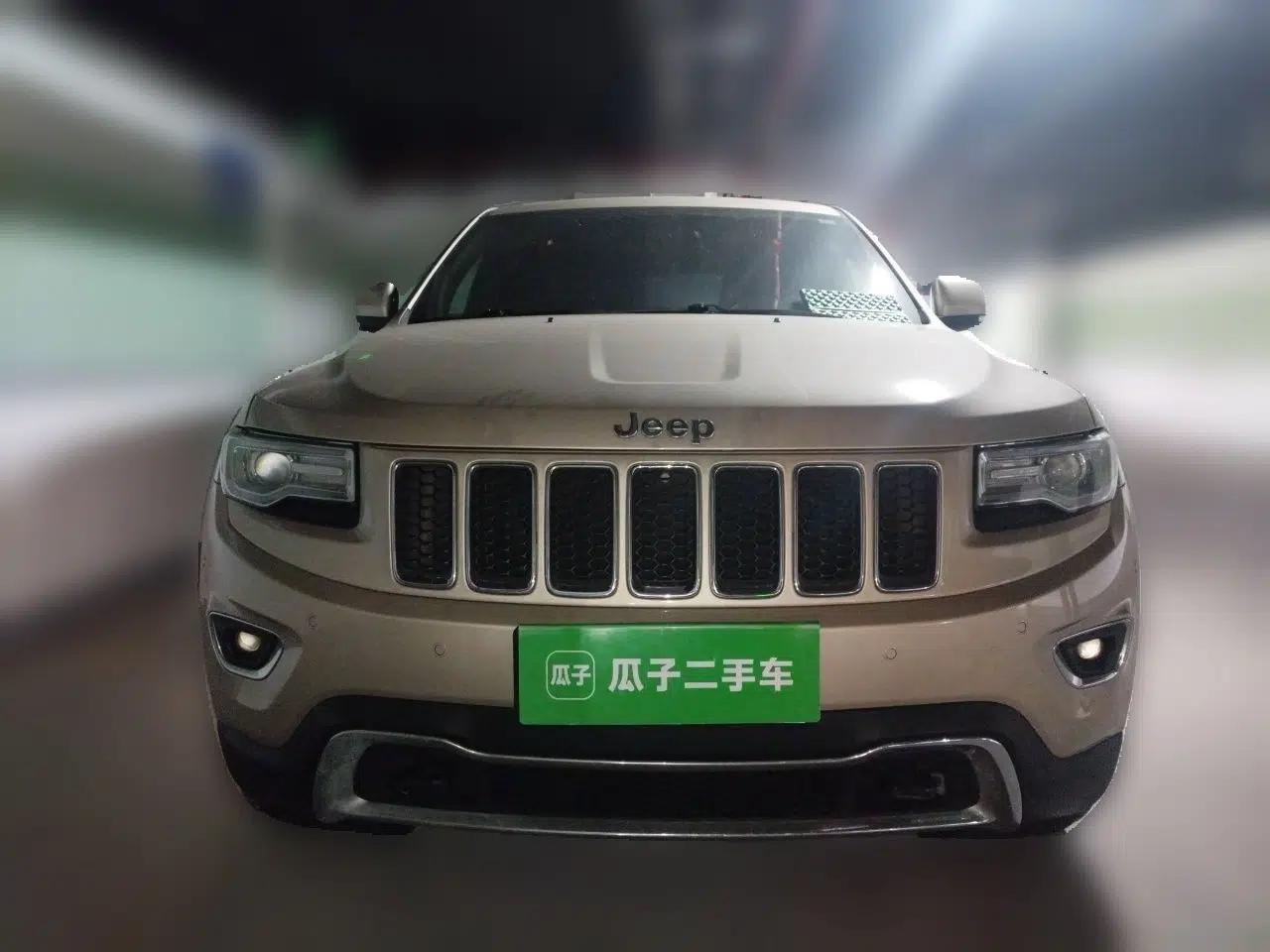 Jeep Grand Cherokee 2014 3.0L Comfort Navigation Edition — миниатюра 2