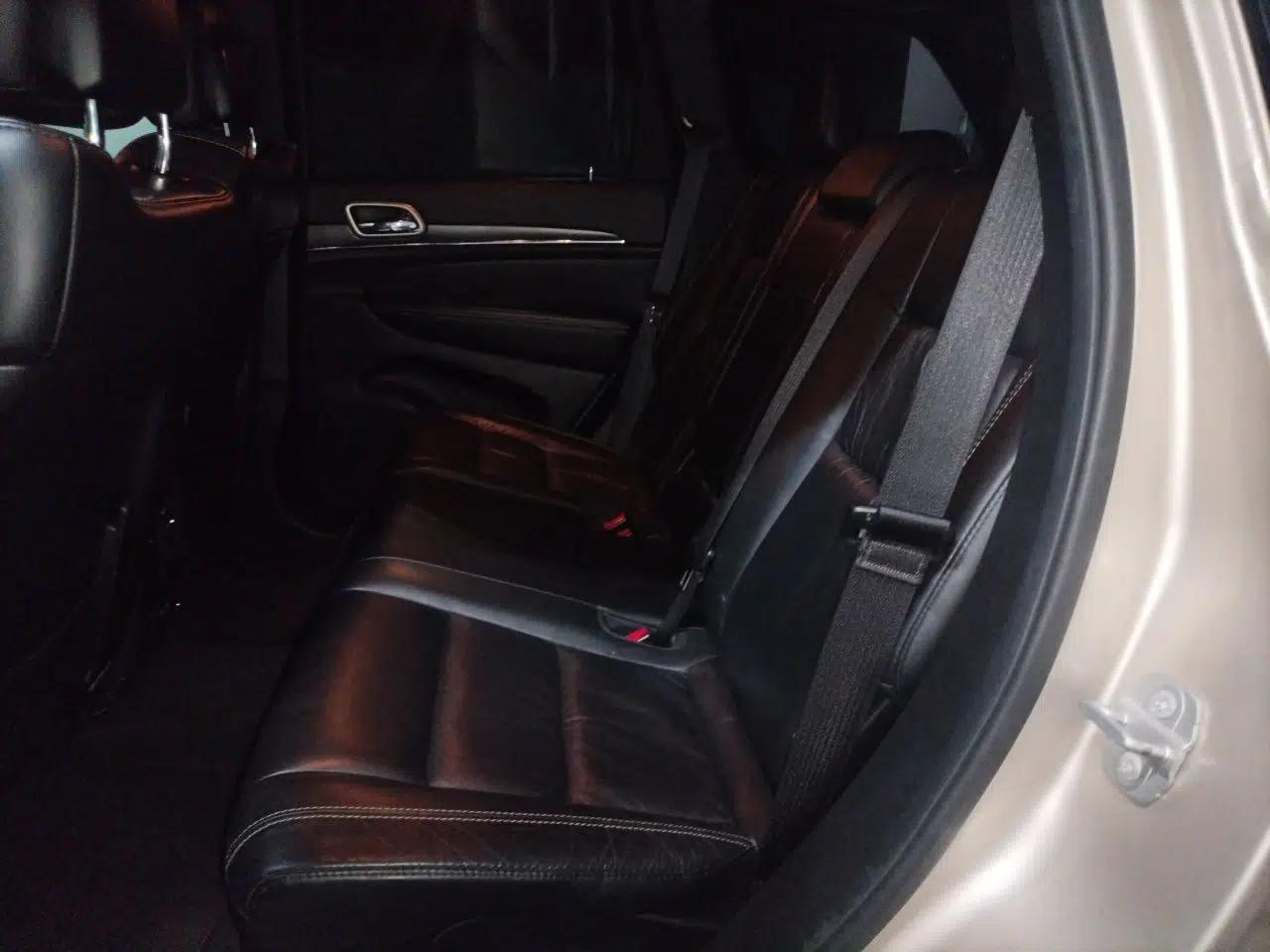 Jeep Grand Cherokee 2014 3.0L Comfort Navigation Edition — миниатюра 18