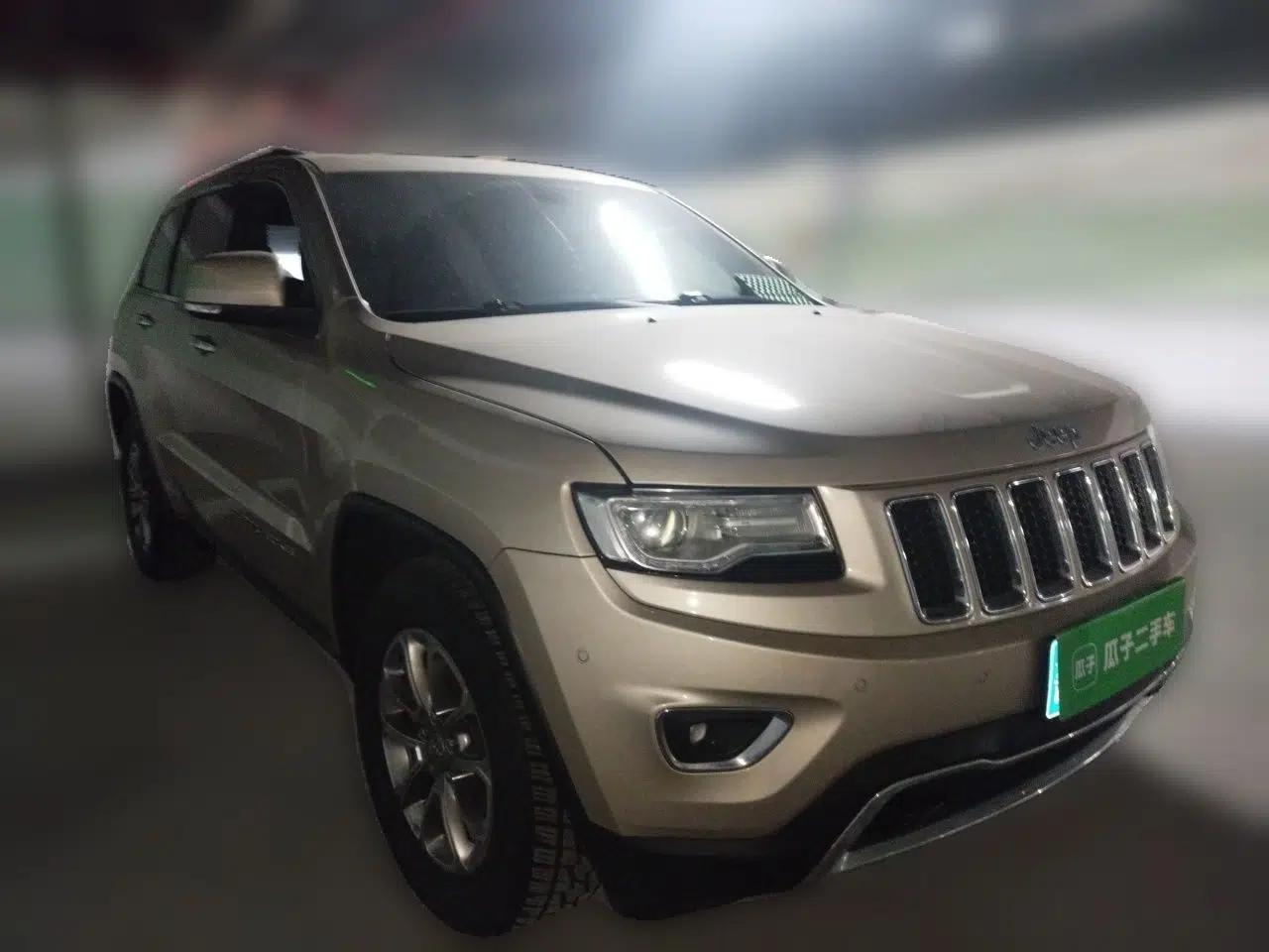 Jeep Grand Cherokee 2014 3.0L Comfort Navigation Edition — миниатюра 3
