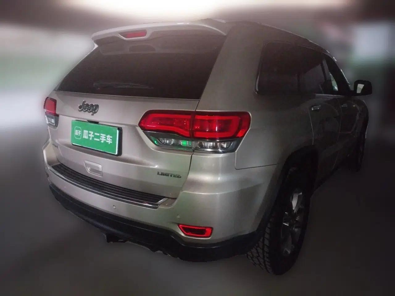 Jeep Grand Cherokee 2014 3.0L Comfort Navigation Edition — миниатюра 6