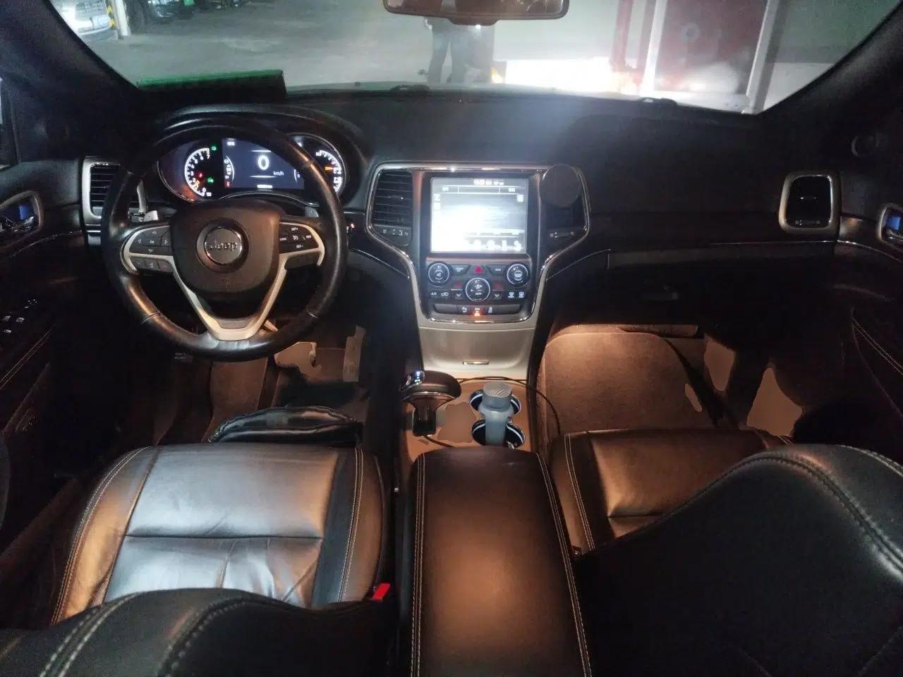 Jeep Grand Cherokee 2014 3.0L Comfort Navigation Edition — миниатюра 10