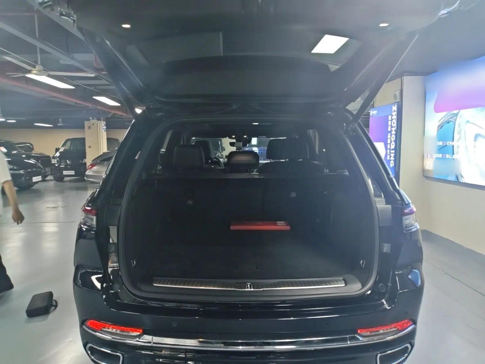 Jeep Grand Cherokee New Energy 2023 4xe Summit Edition — миниатюра 21