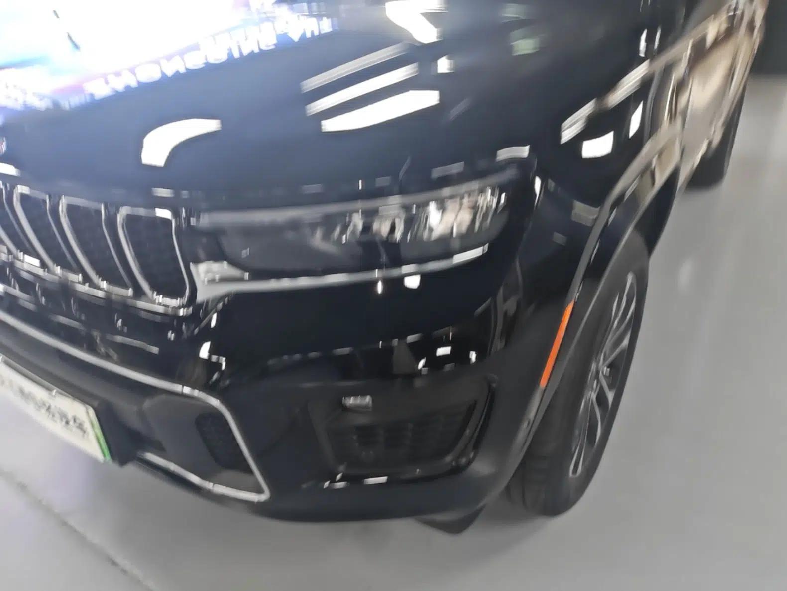Jeep Grand Cherokee New Energy 2023 4xe Summit Edition — миниатюра 5