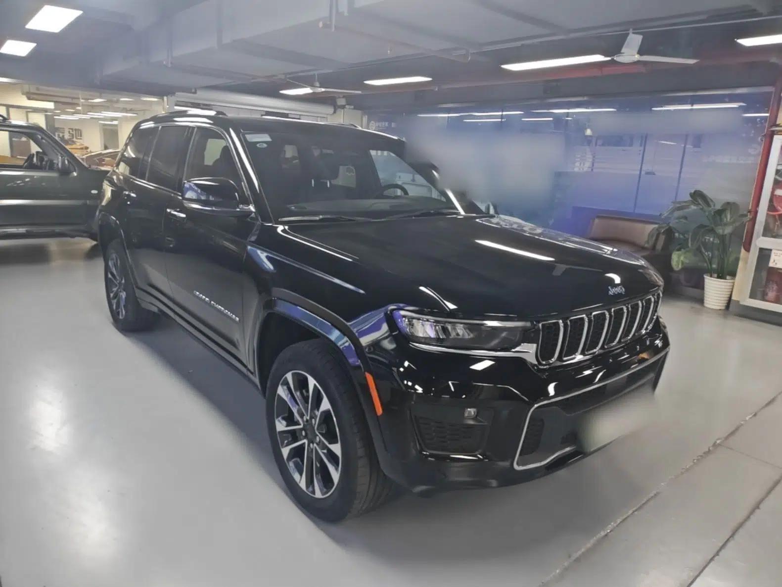 Jeep Grand Cherokee New Energy 2023 4xe Summit Edition — миниатюра 6