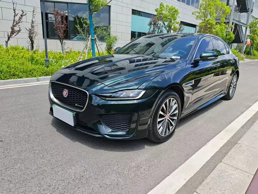 Jaguar XEL 2021 2.0T 200PS R-DYNAMIC Youth Sports Edition — миниатюра 1
