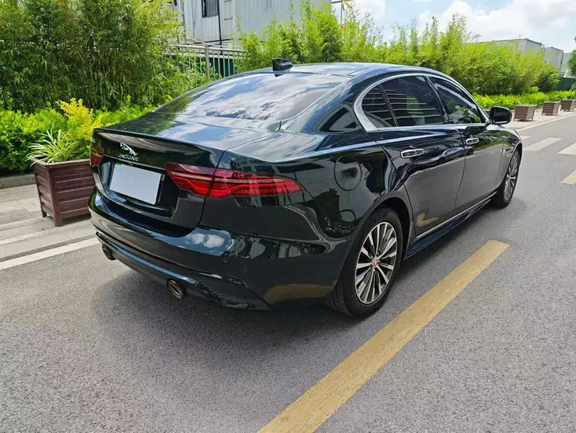 Jaguar XEL 2021 2.0T 200PS R-DYNAMIC Youth Sports Edition — миниатюра 11