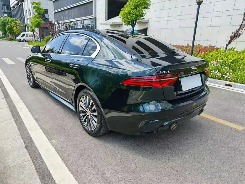 Jaguar XEL 2021 2.0T 200PS R-DYNAMIC Youth Sports Edition — миниатюра 15