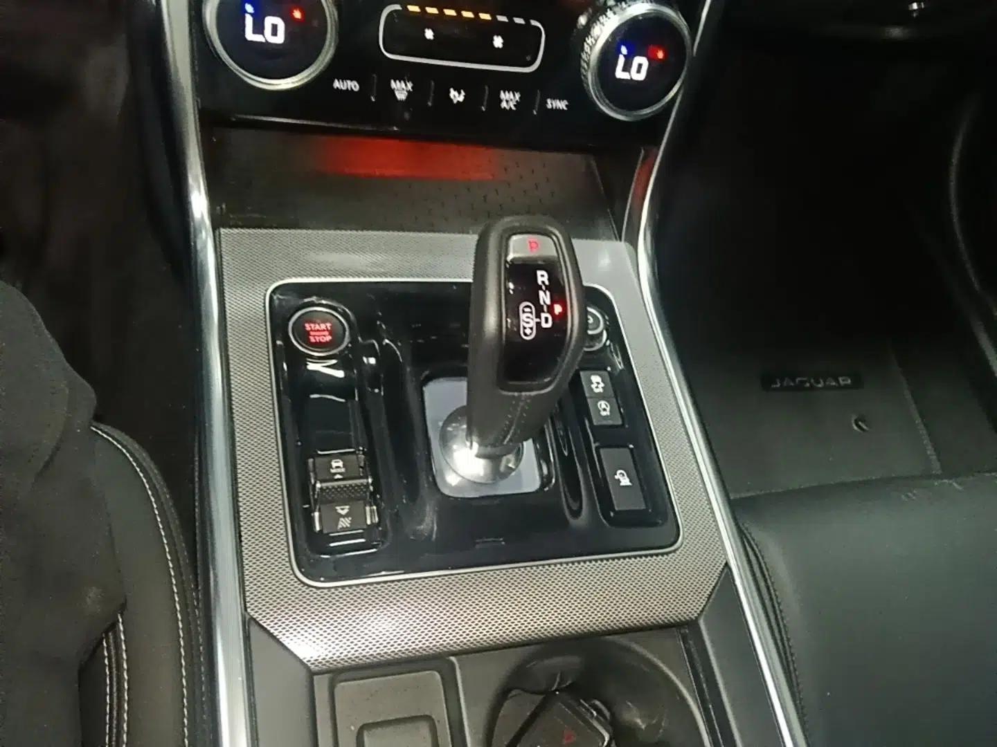 Jaguar XEL 2021 2.0T 200PS R-DYNAMIC Youth Sports Edition — миниатюра 20