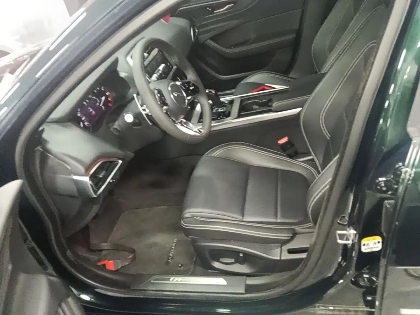 Jaguar XEL 2021 2.0T 200PS R-DYNAMIC Youth Sports Edition — миниатюра 21
