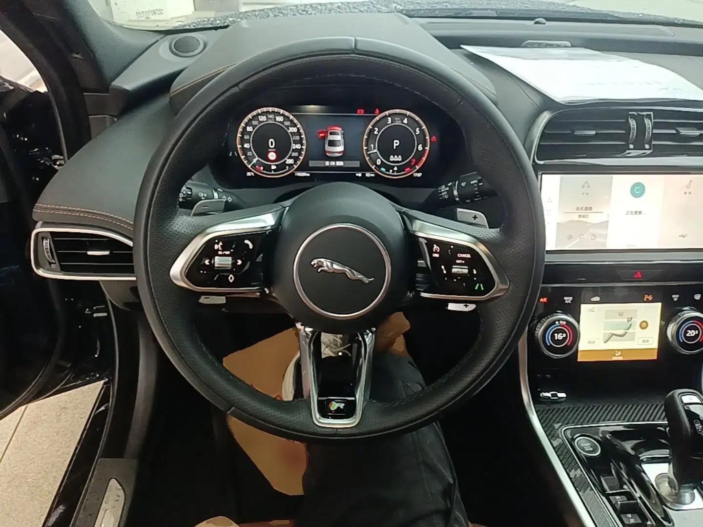 Jaguar XEL 2024 2.0T 250 PS R-DYNAMIC S Ebony Black Sport Edition — миниатюра 14