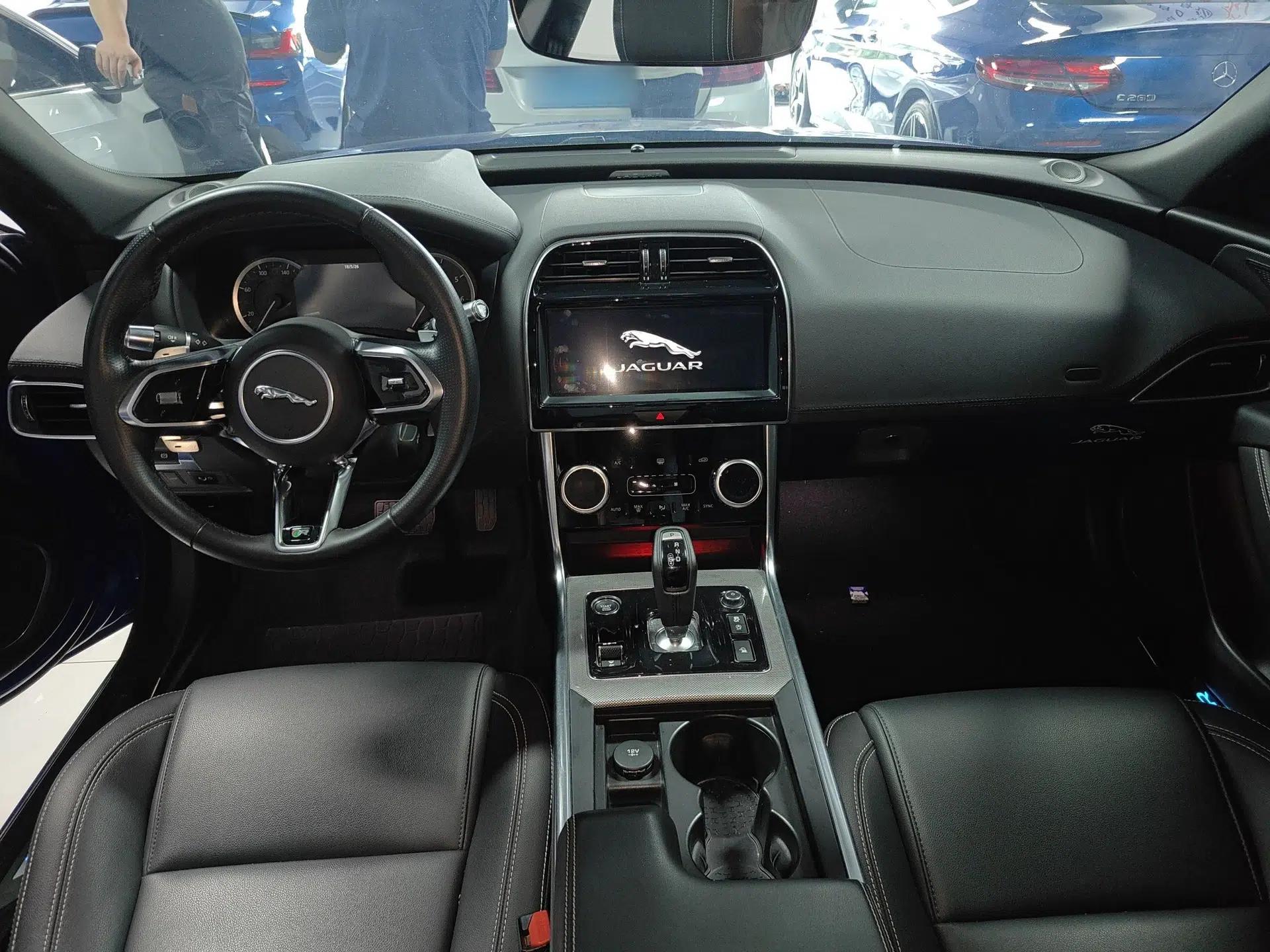 Jaguar XEL 2020 2.0T 200 PS R-DYNAMIC S Advanced Sport Edition — миниатюра 11