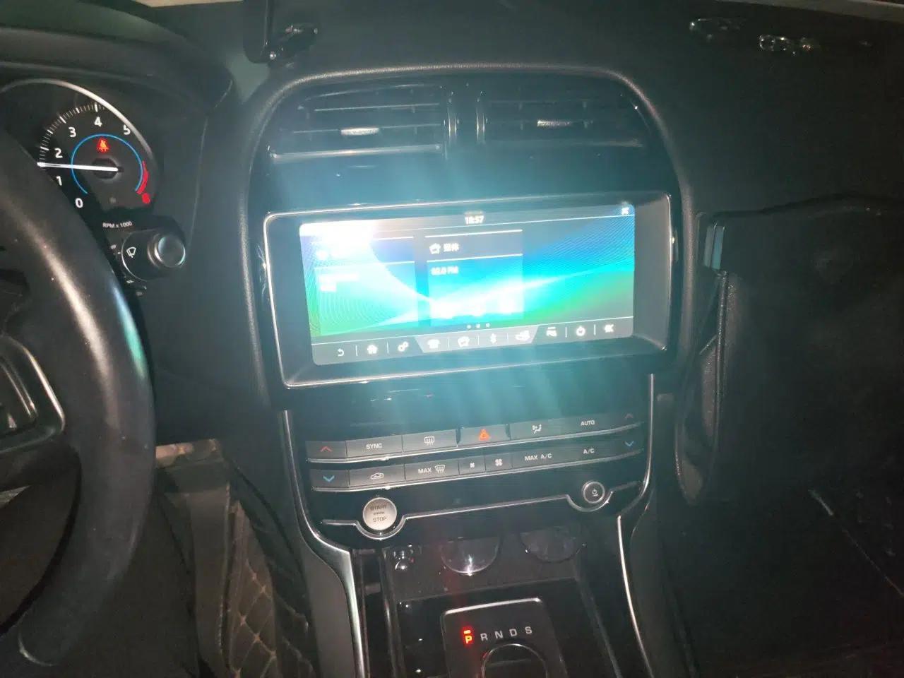 Jaguar XEL 2019 2.0T 200 PS Luxury Edition — миниатюра 14
