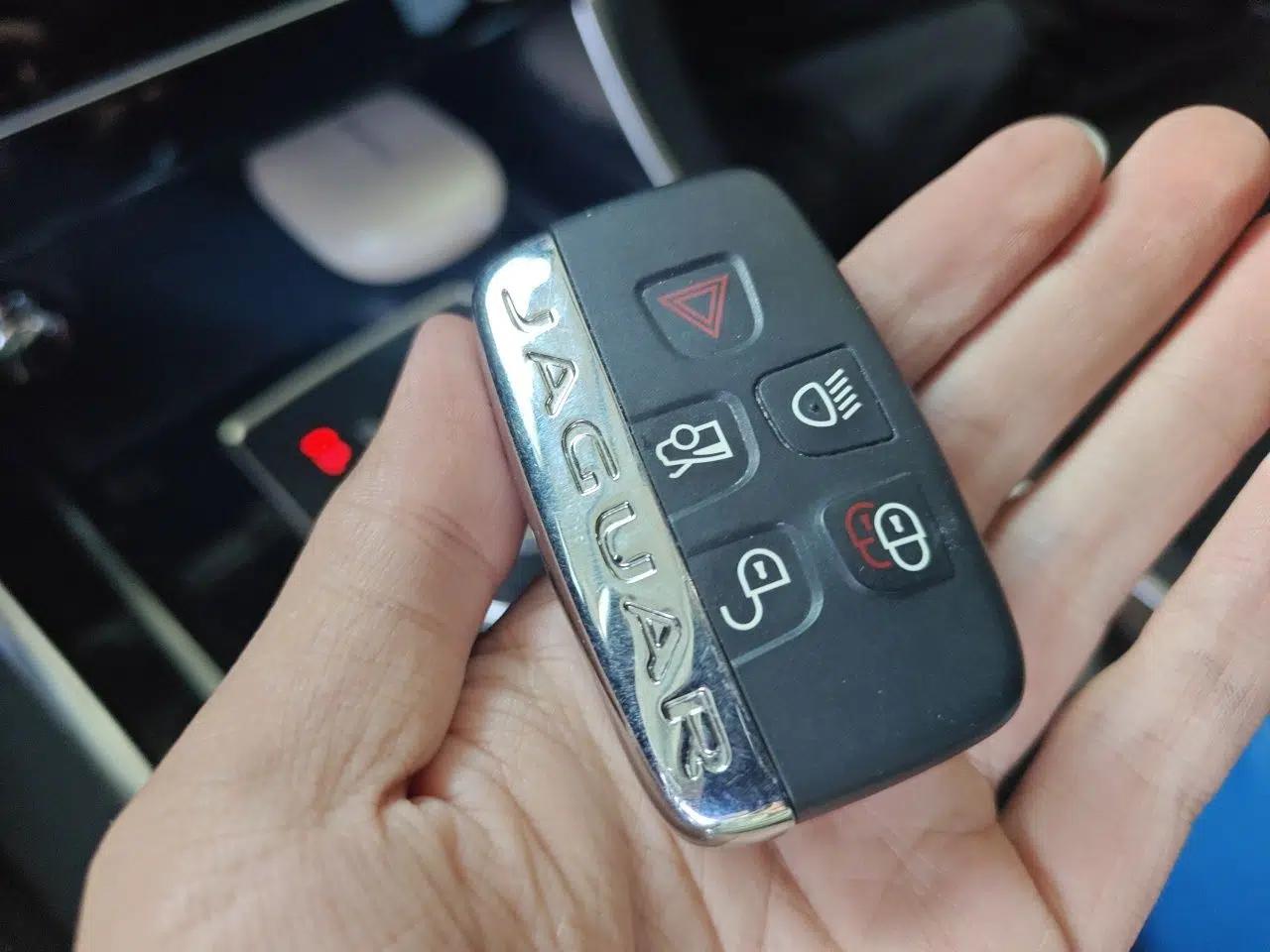 Jaguar XEL 2019 2.0T 200 PS Luxury Edition — миниатюра 9