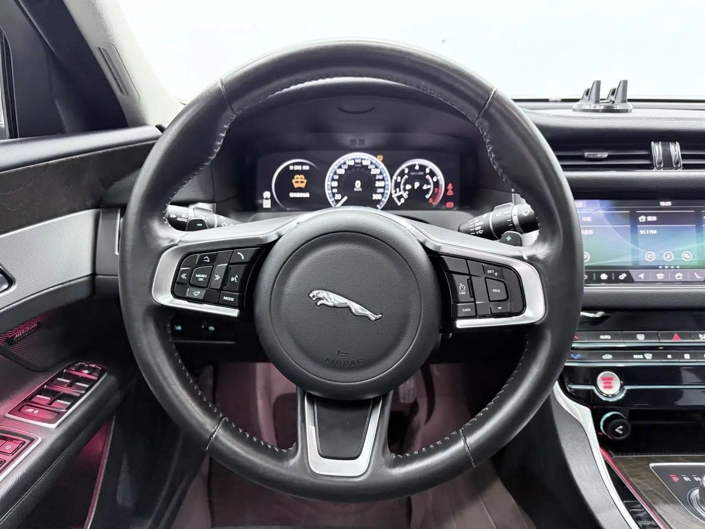 Jaguar XFL 2020 XFL 2.0T P250 Four-Wheel Drive Luxury Edition — миниатюра 14