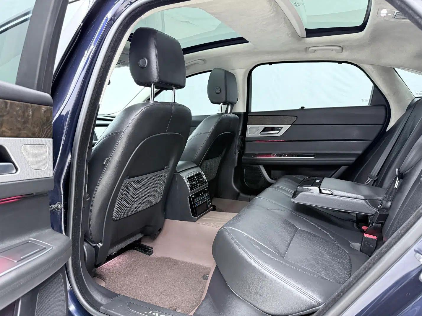 Jaguar XFL 2020 XFL 2.0T P250 Four-Wheel Drive Luxury Edition — миниатюра 17