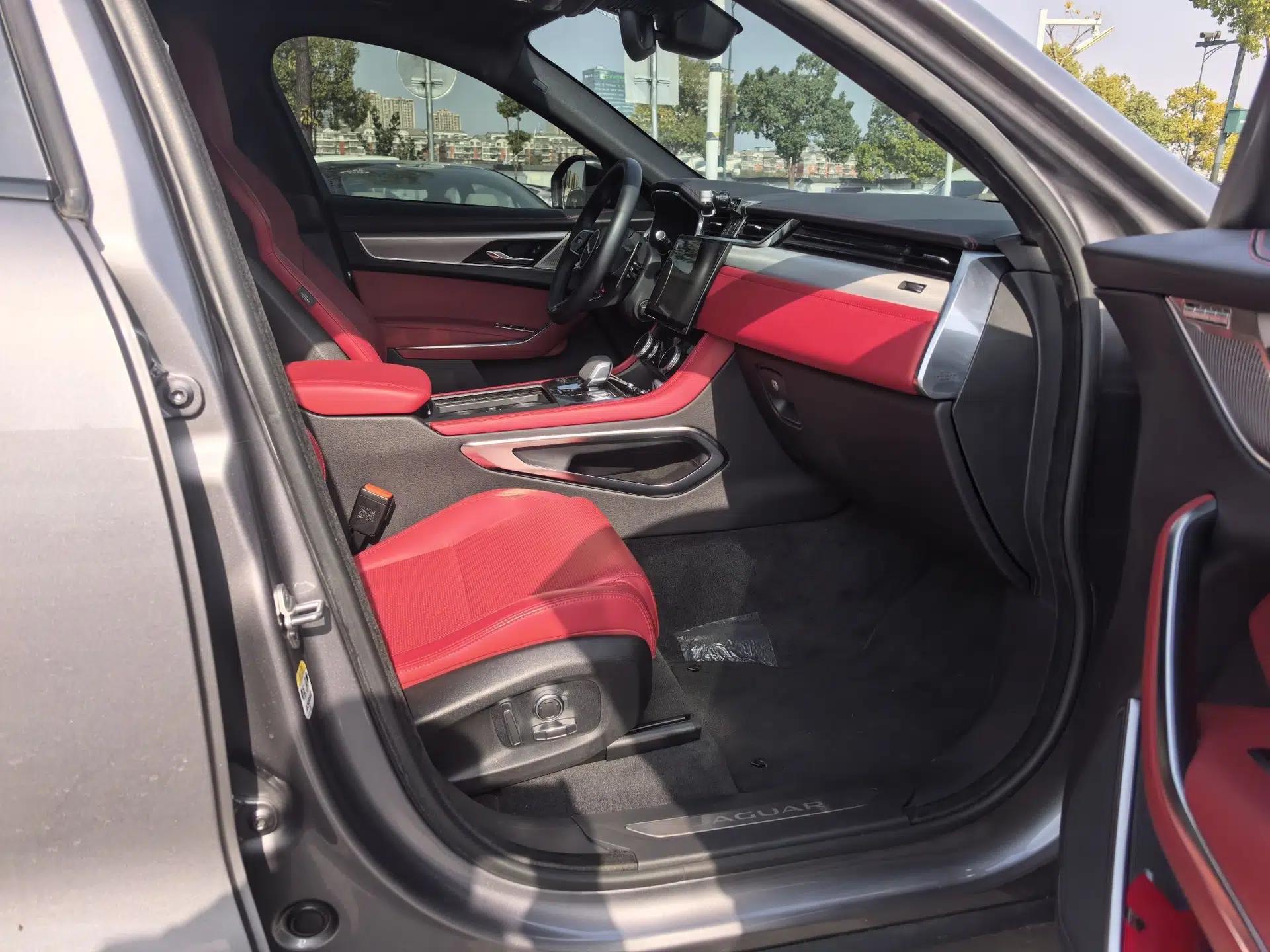 Jaguar F-PACE 2024 P250 R-Dynamic SE — миниатюра 13