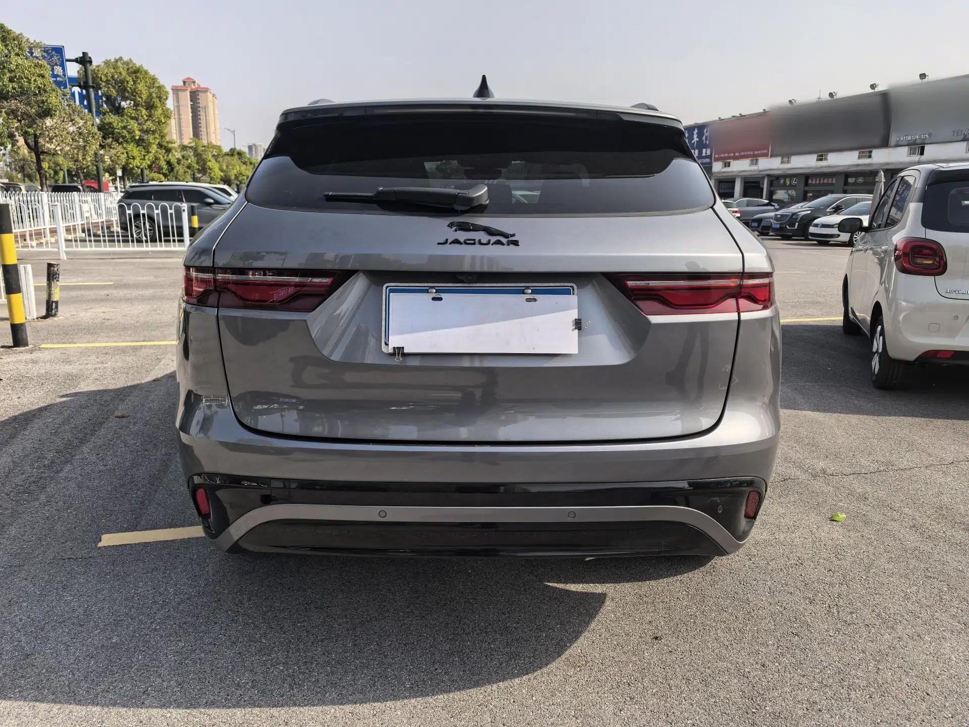 Jaguar F-PACE 2024 P250 R-Dynamic SE — миниатюра 4